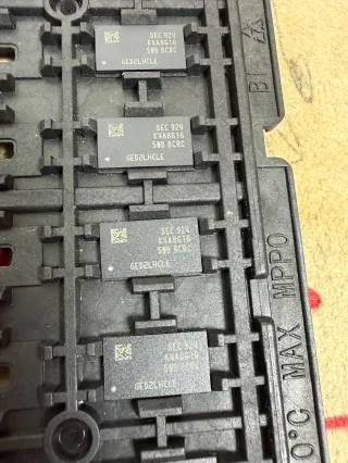 K4A8G165WB-BCRC p1
